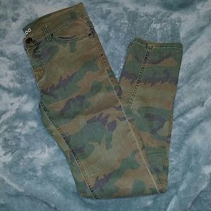 BDG camouflage mid rise pants