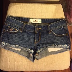 Hollister short jean shorts with floral design