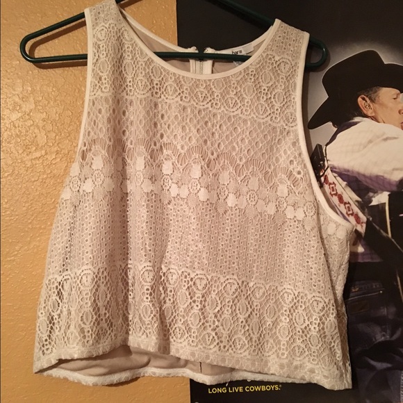 Cute crop top sz L