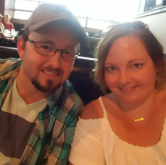 Meet your Posher, Sarah - Picture 3 of 3