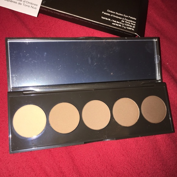 New never used Becca Ombre nudes eye palette