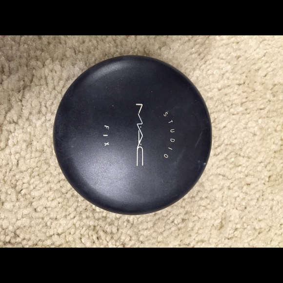 MAC studio fix powder foundation