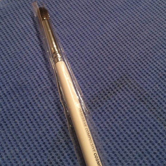 Flash sale! Tapered blending brush vegan