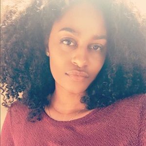 Meet your Posher, Monica
