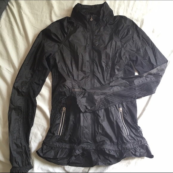 lululemon athletica Jackets & Blazers - Lululemon run wild rain jacket