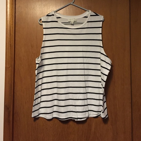 Black & white muscle tank