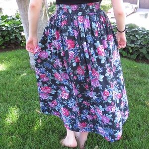 🌸 Urban Outfitters Floral Maxi Skirt 🌸