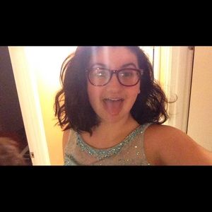 Meet your Posher, Carla