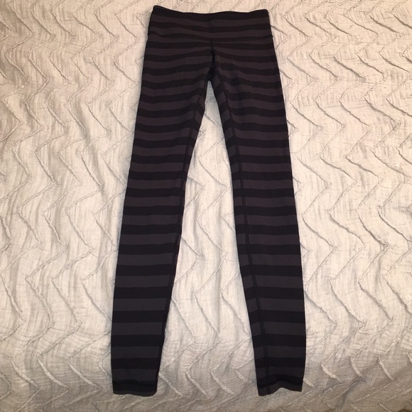 SOLD. Lululemon Macro Micro Stripe WUP size 4 - Picture 2 of 4