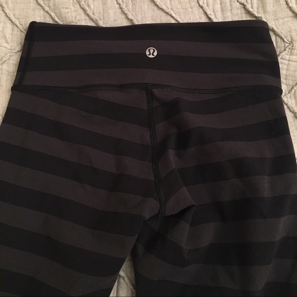 SOLD. Lululemon Macro Micro Stripe WUP size 4 - Picture 4 of 4