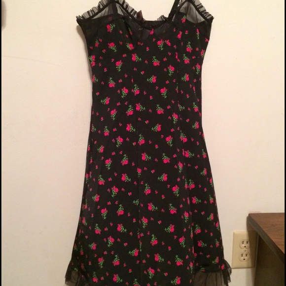 NWOT Victoria's Secret sz M chemise.