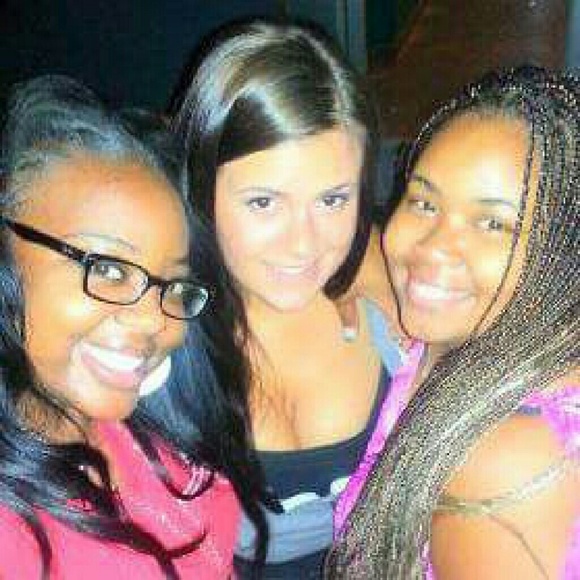 Meet your Posher, Fallon - Picture 2 of 4