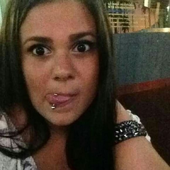 Meet your Posher, Fallon - Picture 4 of 4