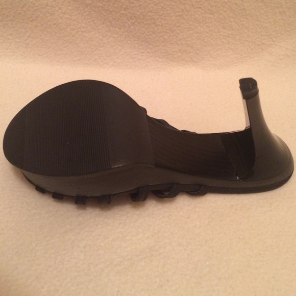 Shoes - Picture 2 of 2