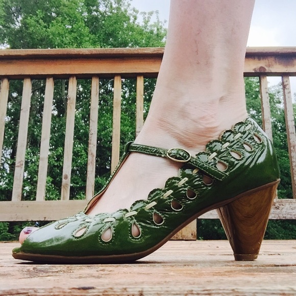 Miz Mooz Green Vintage Inspired Heels Sz. 6.5