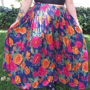 🌼 Vintage Floral Maxi Skirt 🌼