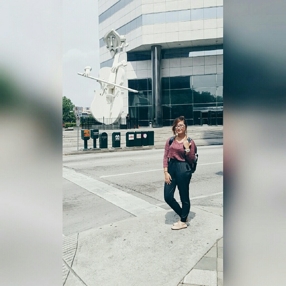 Meet your Posher, Cristelle - Picture 1 of 1