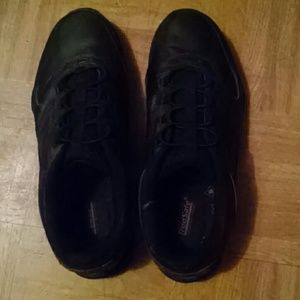 Tred-safe black shoes