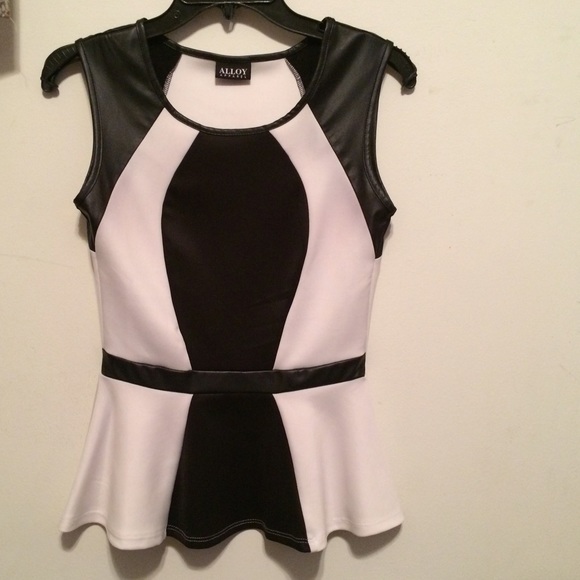 Alloy sz M peplum top