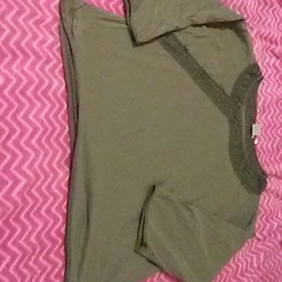 Ladies gray Chinese style 3/4 length sleeve top