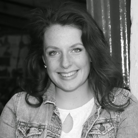 Meet your Posher, Julie - Picture 1 of 1