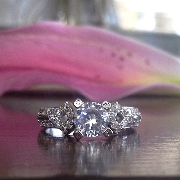 HOST PICK! NWT The Lani Ring - Picture 1 of 4