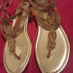 Vince Camuto sandals Size 10