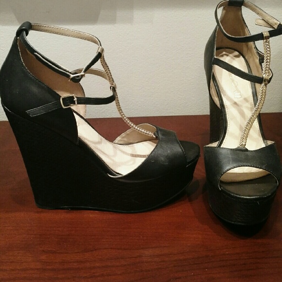 Aldo open toe wedge heel