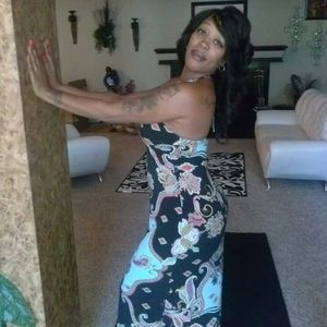 Meet your Posher, Zina