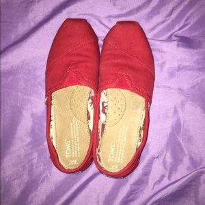 Red Toms
