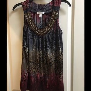 Dressbarn loosing fitting top in medium