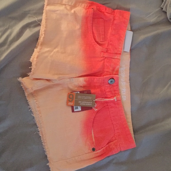 Shorts - Picture 2 of 3