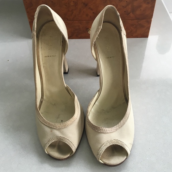 {Fendi}  peep toes