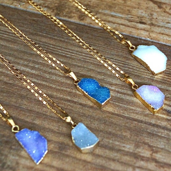 LAST 1 (CREAM) Gold Druzy Stone Pendant Necklace