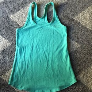 Lululemon sz 6 menthol tank