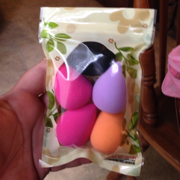 5 pack of small beauty blenders
