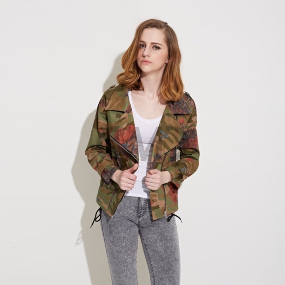 Sale Last 2 Remaining NWOT Camo and Floral jacket. - Picture 2 of 4