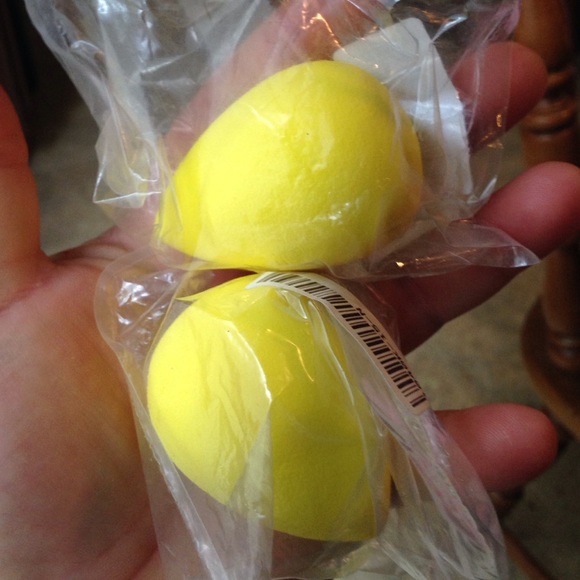 Yellow beauty blender