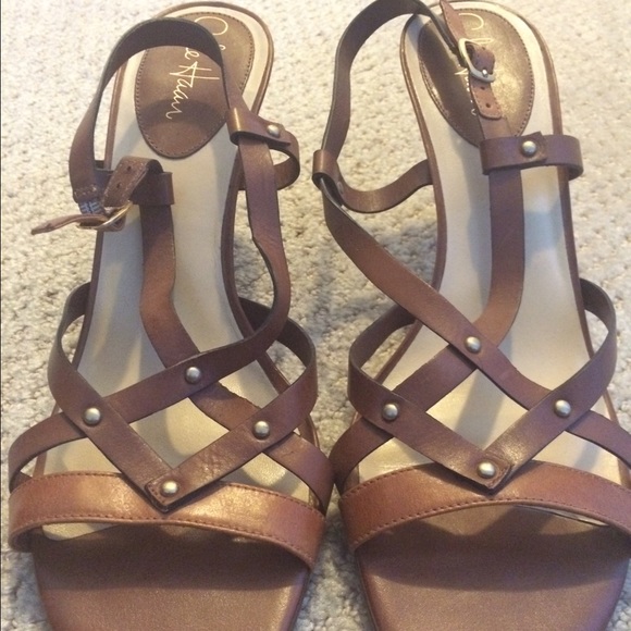 Cole Haan heels - Picture 1 of 3