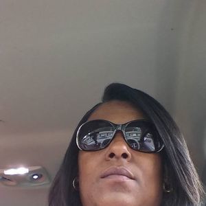 Meet your Posher, Abril