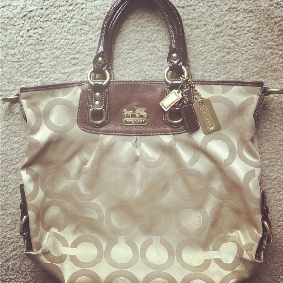 Large COACH signature tote💙