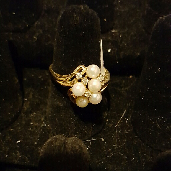 Pearl and diamond ring