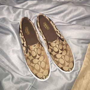 Never worn coach shoes