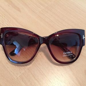 Brown cat eye sunglasses