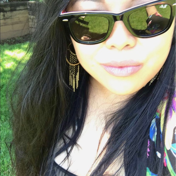 Meet your Posher, Donna - Picture 3 of 3