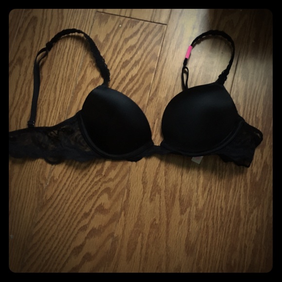 Black Victoria secret bra