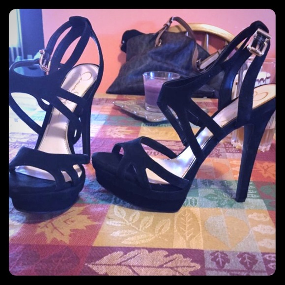 Jessica Simpson pumps !