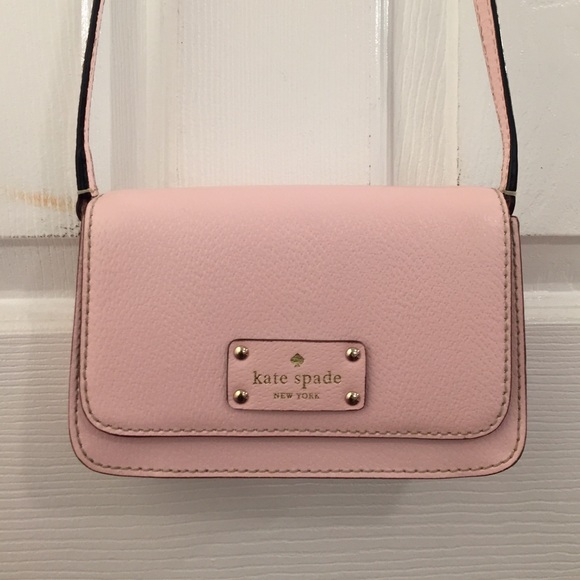 kate spade Handbags - Kate Spade Pink Crossbody