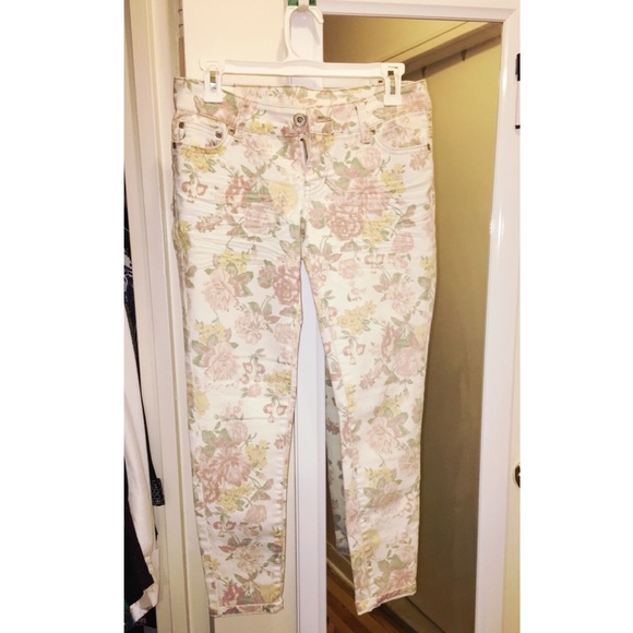 Floral print cropped ankle jeans