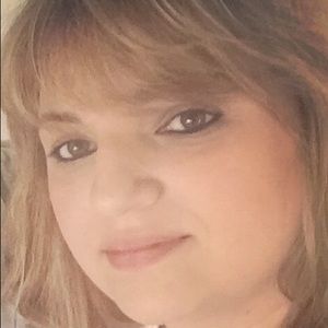 Meet your Posher, Dee